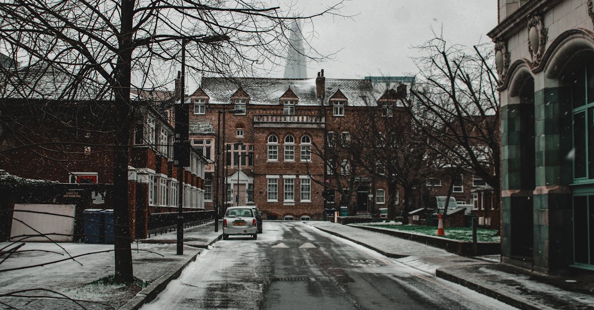 'KCL vs 爱丁堡大学 2026：录取数据与城市体验对比'